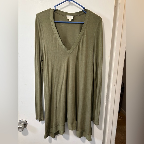 Anthropologie Dresses & Skirts - Deletta Anthropologie Green V-neck Long Sleeve Tunic Mini Dress Size XL